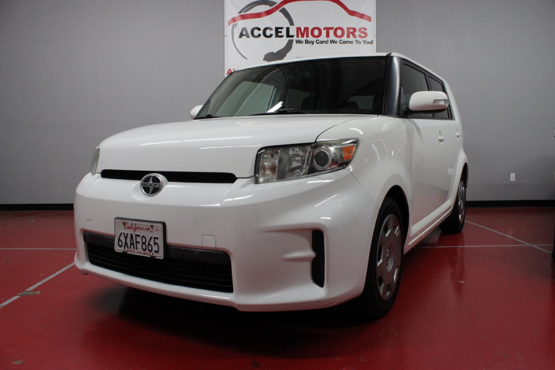 2012 Scion xB 1オーナーのコンパクト・ワンボックス車!