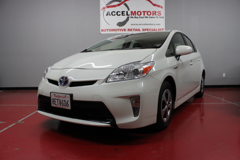 2015 Toyota Prius 低マイルのプリウス! メーカー保証有り