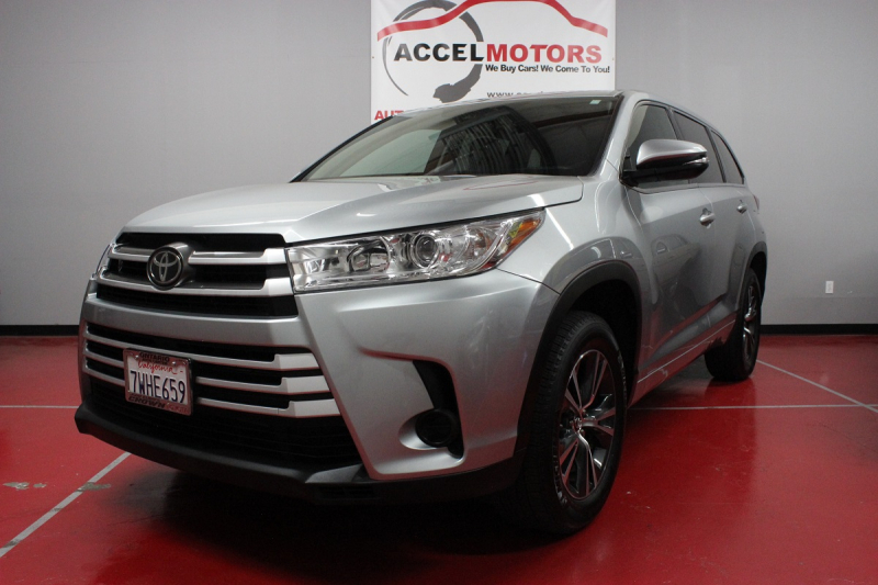 2017 Toyota Highlander 低走行の優良中古車!