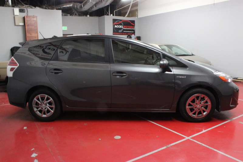 サンディエゴタウン 車販売情報 17 Toyota Prius V プリウス アルファ