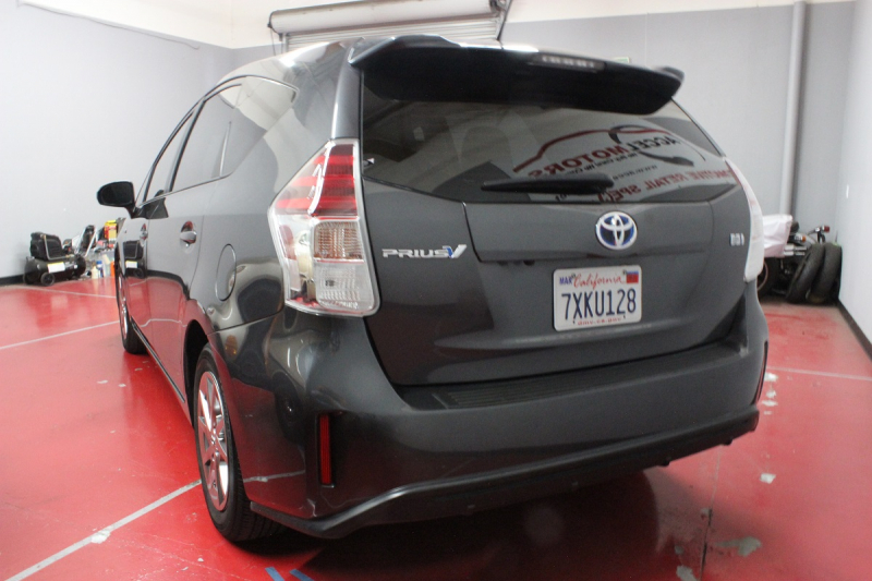 サンディエゴタウン 車販売情報 17 Toyota Prius V プリウス アルファ