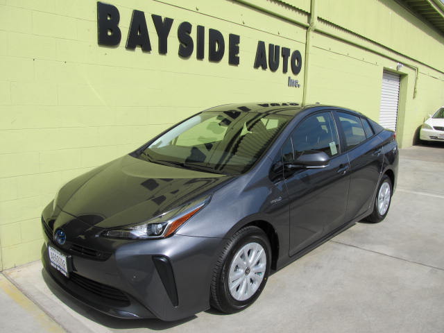 2019 Toyota PRIUS LE