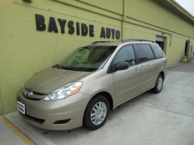 2009 Toyota SIENNA LE