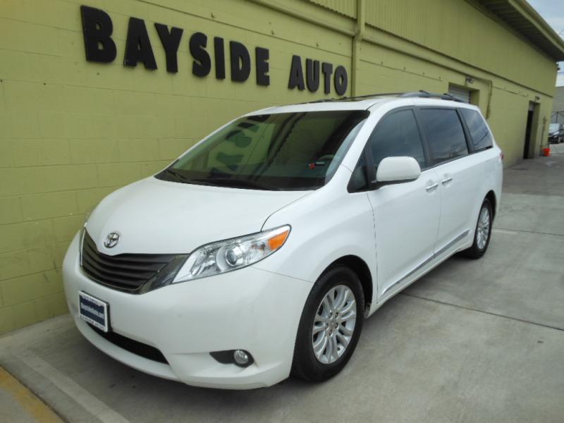 2012 Toyota SIENNA XLE