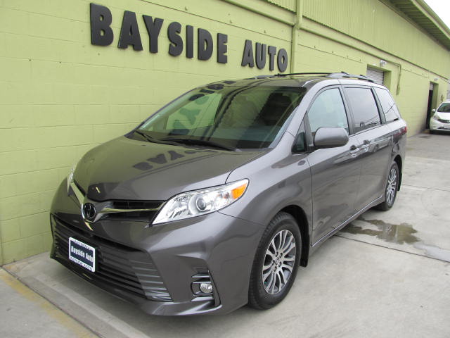2019 Toyota SIENNA XLE