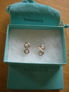 サンディエゴタウン クラシファイド ティファニー真珠のピアス Tiffany Pearl Earling サンディエゴタウン クラシファイド ティファニー真珠のピアス Tiffany Pearl Earling