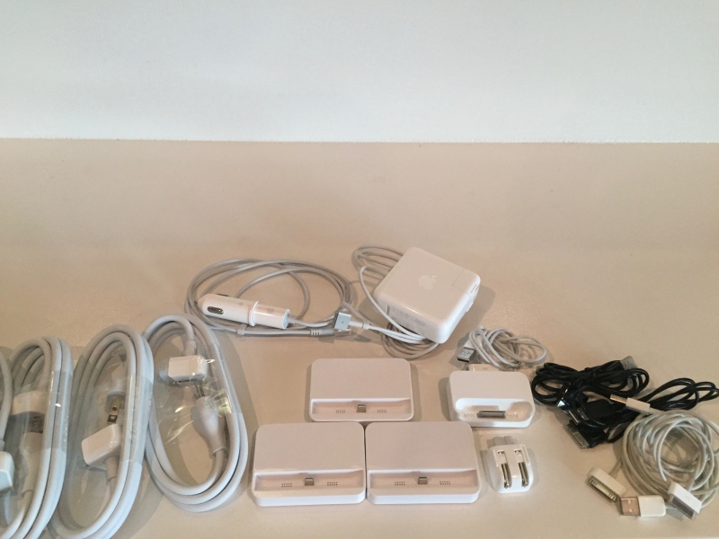 サンディエゴタウン - クラシファイド[Apple Extension Code, Adapter and Docking Station]