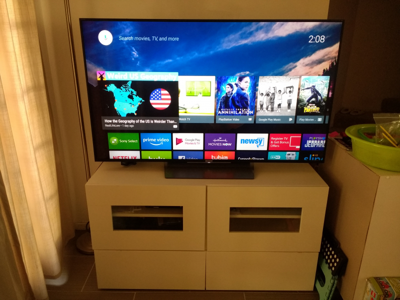 サンディエゴタウン クラシファイド[Sony Bravia XBR55X850D 55" TVと棚]
