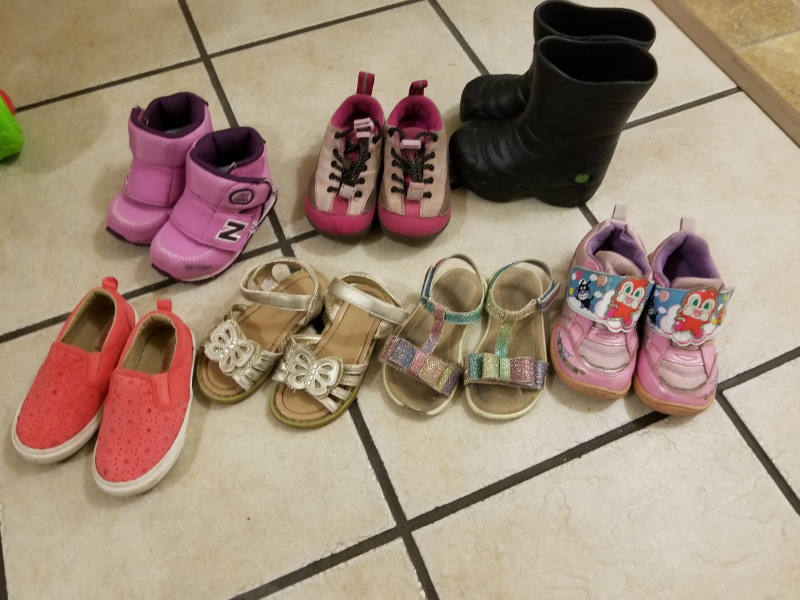 children's place crocs