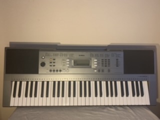 サンディエゴタウン クラシファイド Yamaha 電子キーボードe353 楽譜スタンド