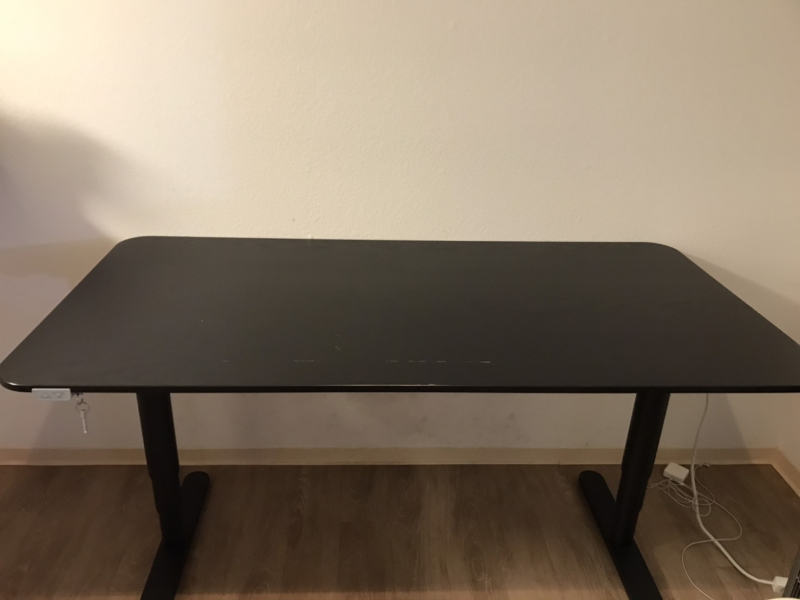サンディエゴタウン クラシファイド Ikea昇降式テーブル