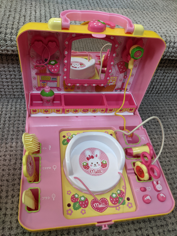 サンディエゴタウン クラシファイド メルちゃん お人形と美容室 ホールド中