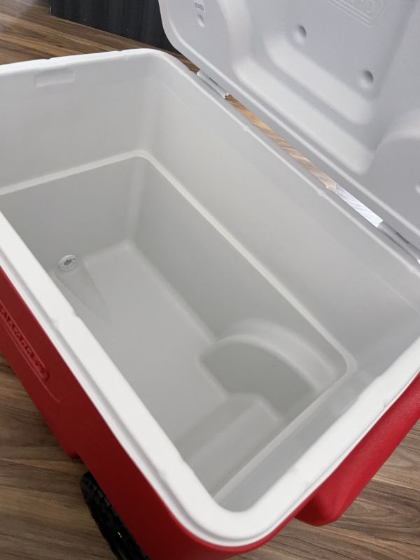 サンディエゴタウン クラシファイド Coleman クーラーボックス 37 9l