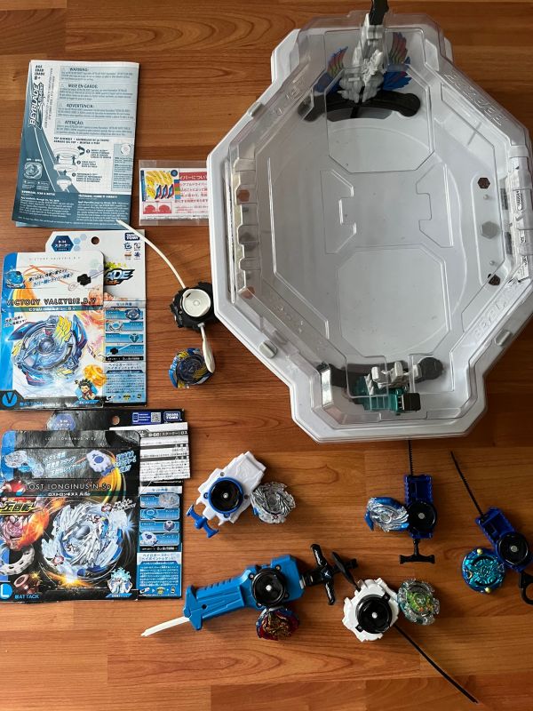 サンディエゴタウン - クラシファイド[ベイブレード （コマ5つと