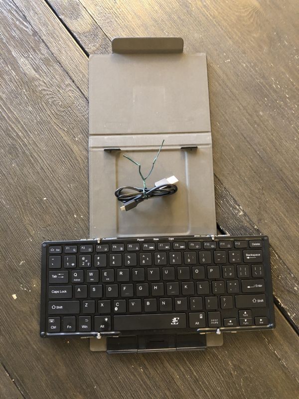 サンディエゴタウン - クラシファイド[折りたたみ式Bluetooth キーボード]