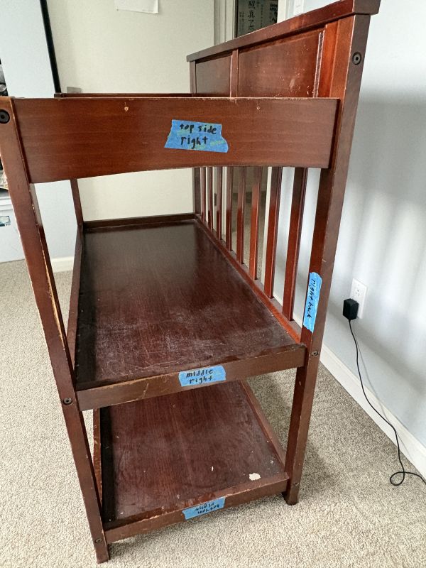 組み立て時にわかりやすいようにテープで表示。剥がせます