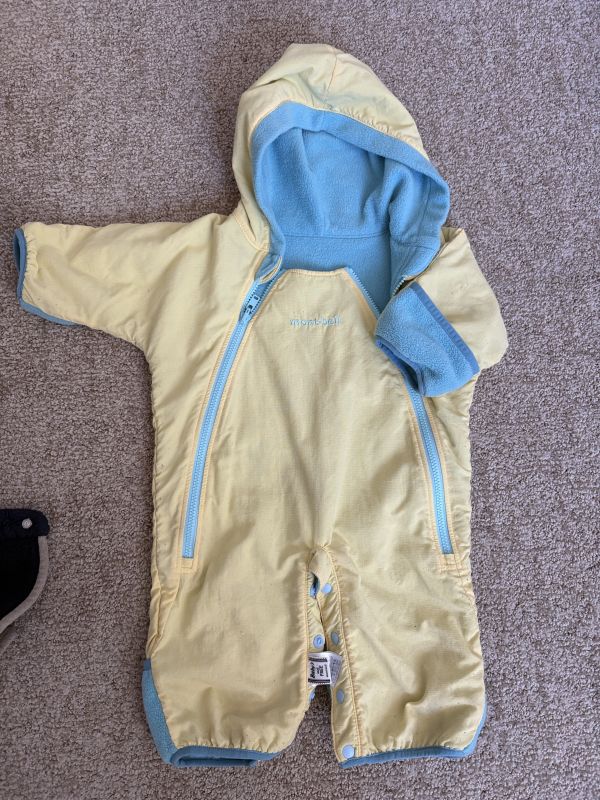 ① モンベル　リバーシブル　70-80cm