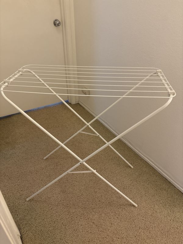 折り畳むと凄く薄くなり邪魔になりません。