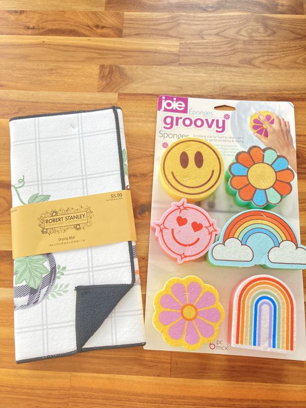 Sponges x6.   Drying mat