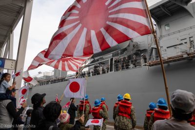 海上自衛隊練習艦隊入港のお出迎えの画像